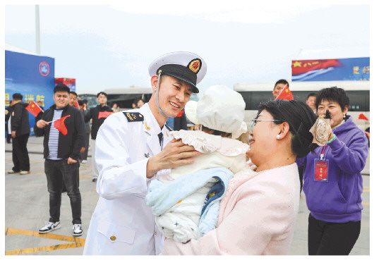 潍坊舰上的潍坊兵   
